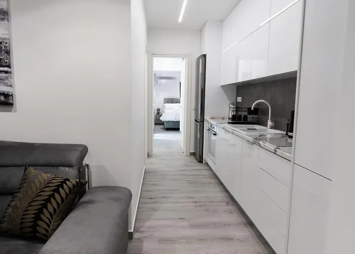 Charming 2 Bedroom House in Iraklio, Greece