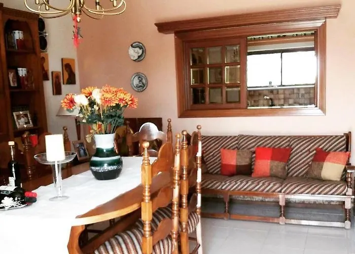 Fantastic Villa, A 5 Minute Drive From The Beach!